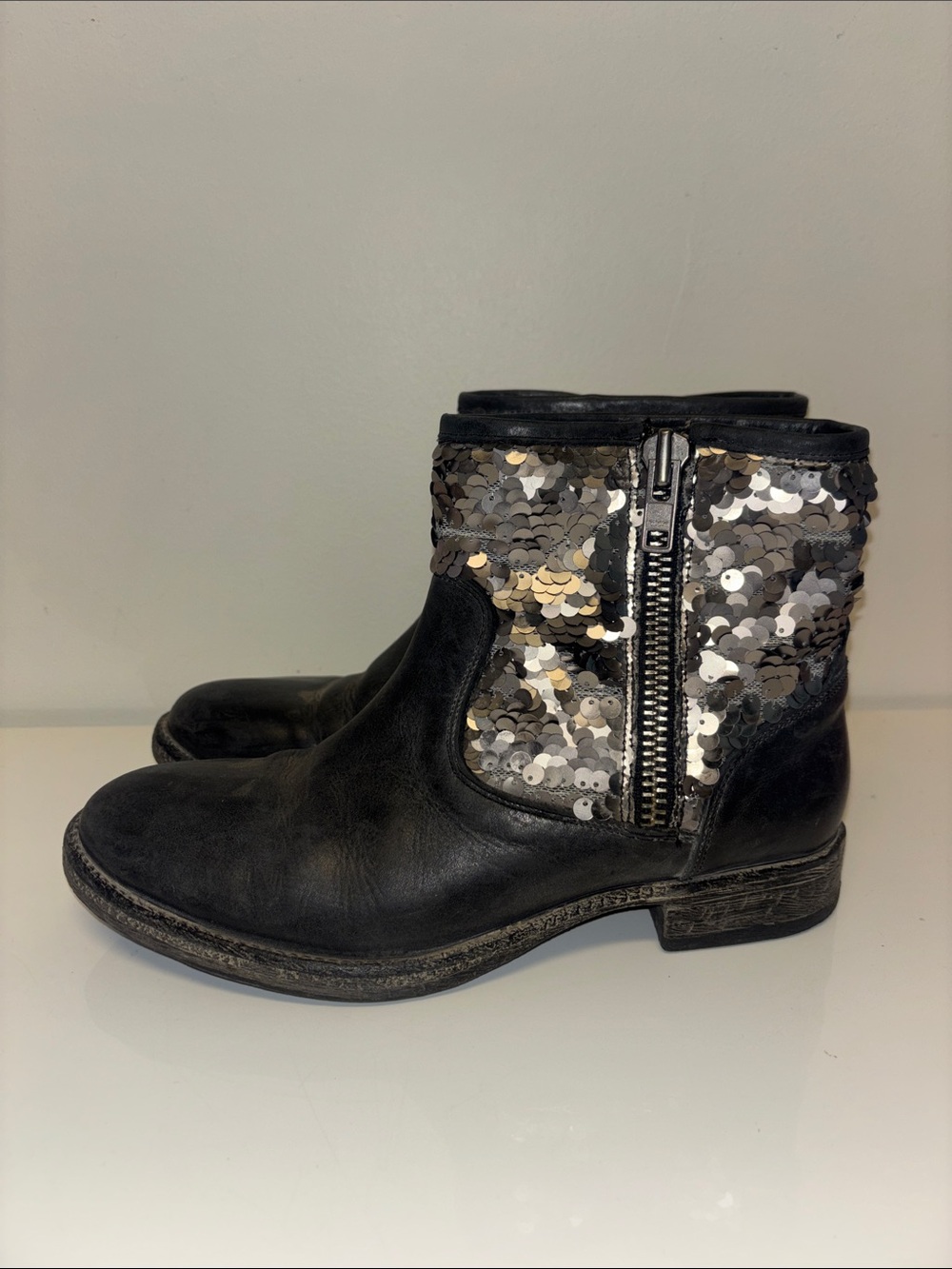Italian Handmade Leather sequin Black Leather Ankle Boots Silver Sz 8.5 39 zipp